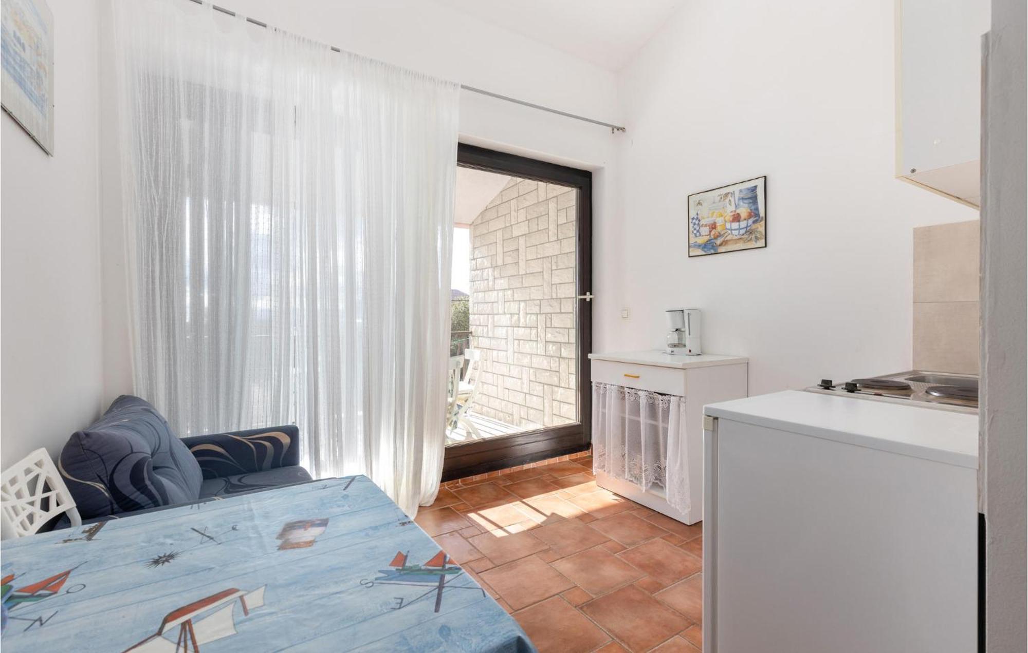 Nice Apartment In Jadranovo With Kitchen 外观 照片