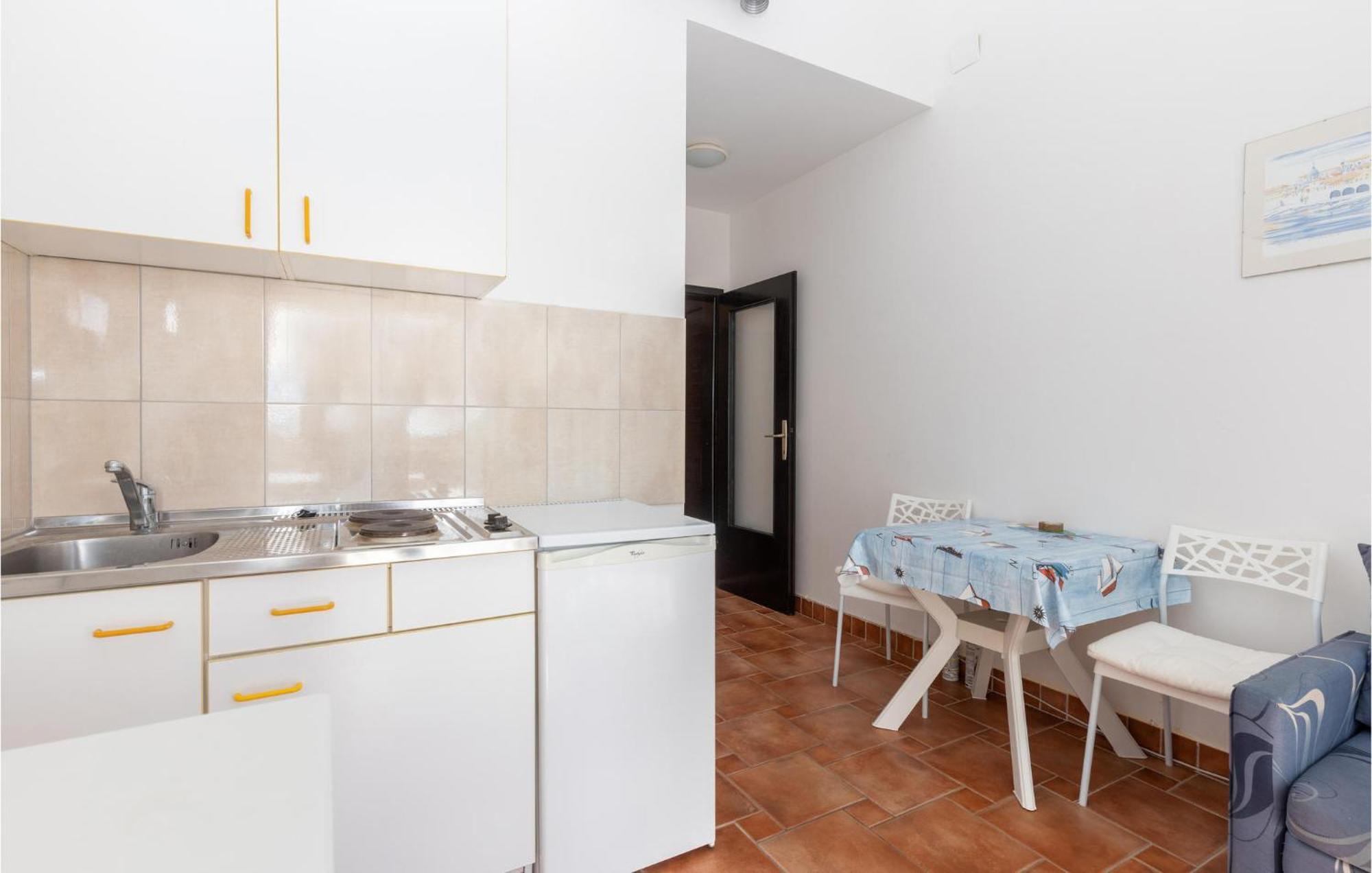 Nice Apartment In Jadranovo With Kitchen 外观 照片